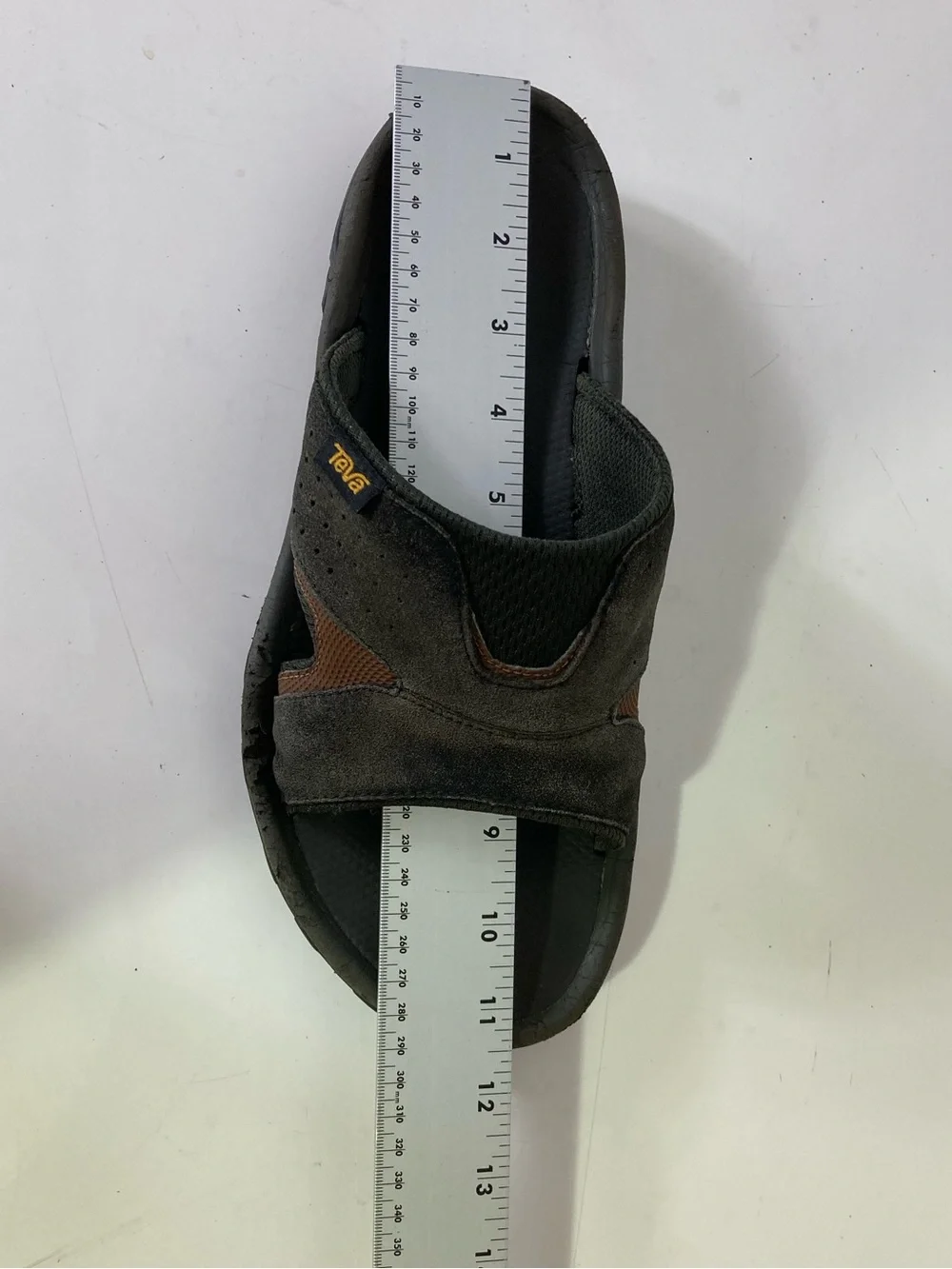 TEVA Sandals Men 9 Brown Cut-Out Slides
